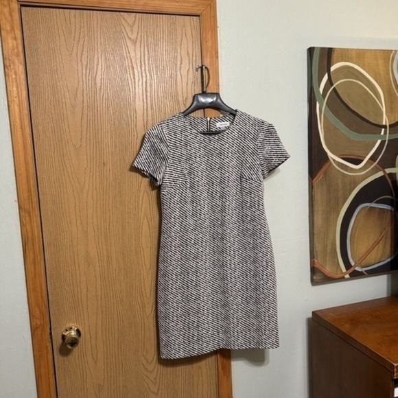 Calvin Klein Size 8 w/Geometric Print Short Sleeve Knee-Length Sheath Dress - Picture 1 of 5